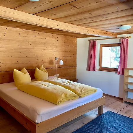 Uriges Alpen-apartment Juen Stefan Apartment