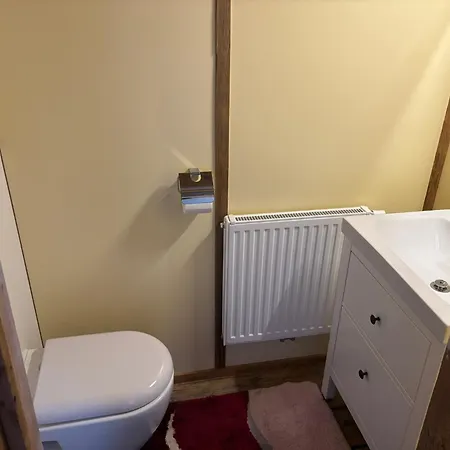 Daire Uriges Alpen-apartment Juen Stefan See