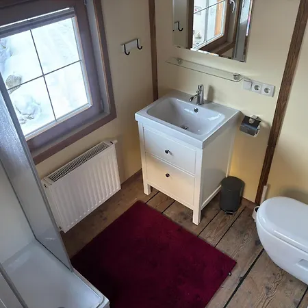 Daire Uriges Alpen-apartment Juen Stefan See