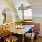 Uriges Alpen-apartment Juen Stefan - Silvretta Premium Card Inklusiv * See