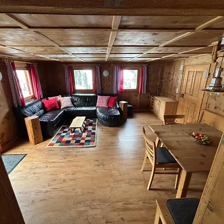 Uriges Alpen-apartment Juen Stefan アパート *